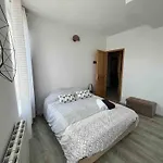Avec Terrasse A 10min A Pied Du Centre Et De La Gare トロワ