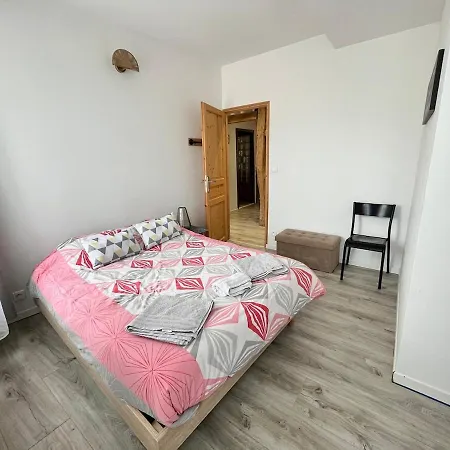 Avec Terrasse A 10min A Pied Du Centre Et De La Gare アパート トロワ